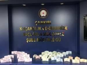 Sahte parayla alışveriş yapan şahıslar polisten kaçamadı