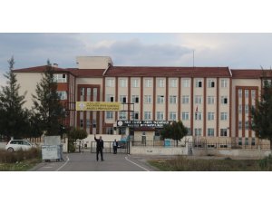Antalya’da iki kız öğrenci sınıfta dakikalarca darp edildi: 8 gözaltı