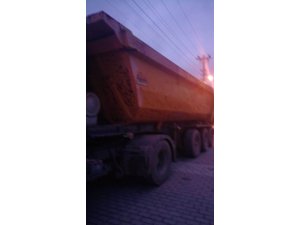 Çaldıkları dorse ile yakalandılar