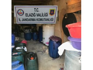 Elazığ’da 450 litre kaçak üretilen içki ele geçirildi