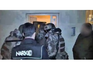 Zehir taciri, özel harekatın baskını sırasında apartmanın ikinci katından atladı