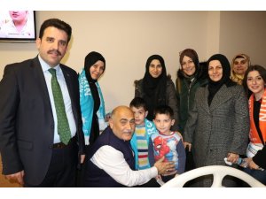 Şahin hastalara moral verdi