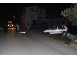 İzmir’de seyir halindeki araca pompalı tüfekle ateş açıldı: 1 ağır yaralı