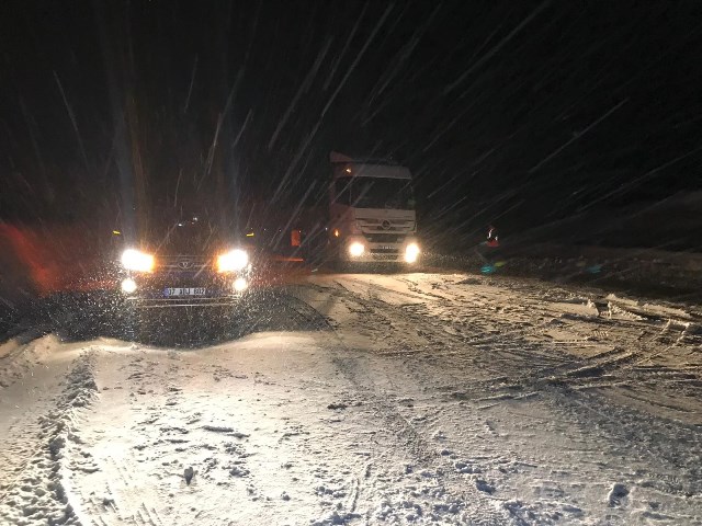 Konya-Antalya karayolunda ulaşıma kar ve tipi engeli