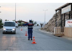Jandarma trafik timleri 7 bin 994 aracı kontrol etti