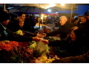 Bozbey’den pazar ziyareti