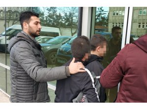 Bıçakla yaralama şüphelisi çocuklar adliyede