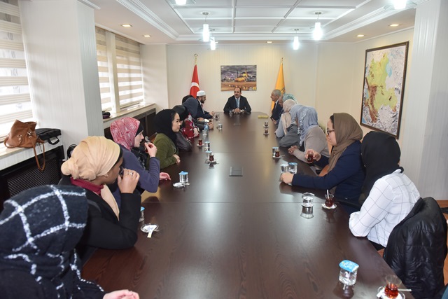 Başkan Altay, Müslüman Amerikalıları ağırladı