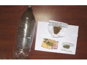 Jandarma ekipleri uyuşturucuya geçit vermiyor: 8 Gözaltı