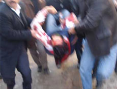 Göstericileri kalaşnikofla taradılar!