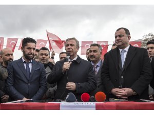 Mansur Yavaş, Maltepe Pazarı'nı ziyaret etti