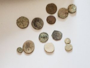 Durdurulan araçta tarihi sikkeler ele geçirildi