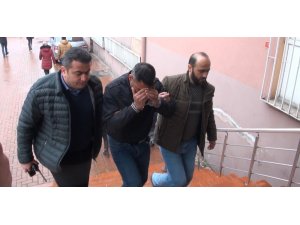 ‘Kaşıkçı cinayetinde ismin geçiyor dediler’ Binlerce Türk Lirasını götürdüler