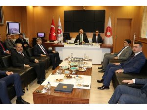 Bakan Gül: “Darbecileri yargılayan bir yargı var”