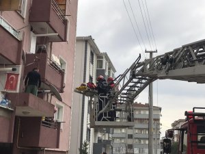 Apartmanın 4. katından düşen kadın yaralandı