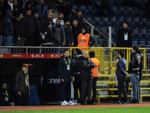Kasımpaşalı taraftarlar Mustafa Denizli’yi istifaya davet etti