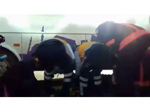 Minibüsün altında kalan yaşlı kadın hayatını kaybetti