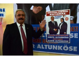 Adaylığı düşürülünce eşini aday yaptı, kendini fahri başkan ilan etti
