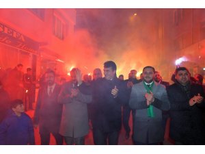 Osmangazi’de seçim bürosu açılışı mitinge dönüştü