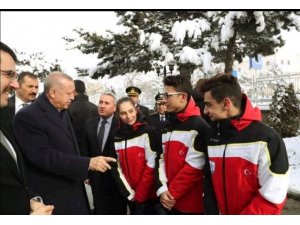 Erdoğan EYOF fatihini kutladı