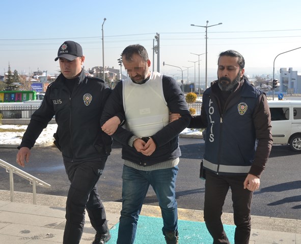 Cezaevinden izinli çıkan eşini patronuna öldürtmüş