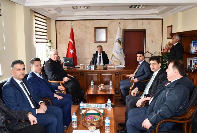 Vali Toprak silah fabrikalarını gezdi