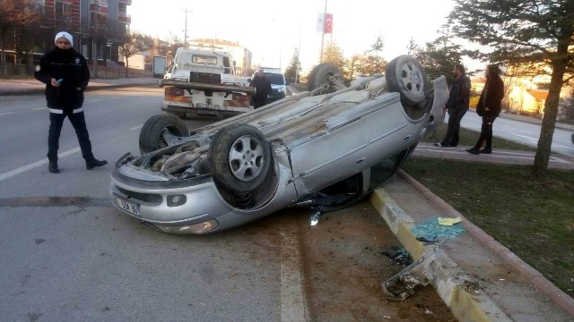 Karşı şeride geçen otomobil takla attı: 1 yaralı