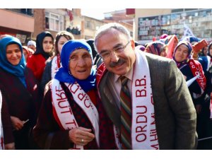 Asırlık nine Hilmi Güler’in mitinginde