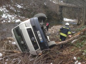 Giresun’da öğrencileri taşıyan araç kaza yaptı: 5 öğrenci kazada, 7 kişi ise kaza yapanları kurtarmak isterken yaralandı