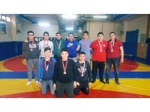 Güreşte şampiyonlar belli oldu