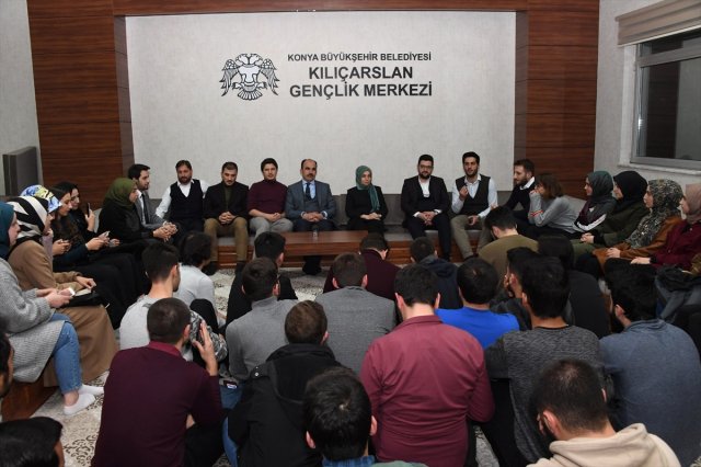 Konya milletvekilleri Usta ve Özboyacı gençlerle buluştu