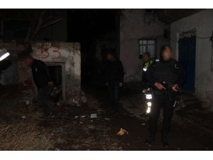 Erzurum polisinden eş zamanlı operasyon