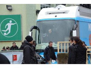 Cumhurbaşkanı Erdoğan: "Gittiği her kapıdan kovulan bu taklacıya 31 Mart’ta ders verin"