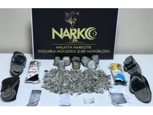 Ayakkabı tabanında esrar sevkiyatı