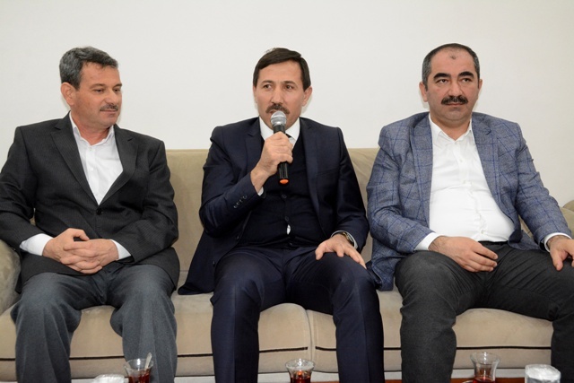 Hasan Kılca Karataylı gençlerle buluştu