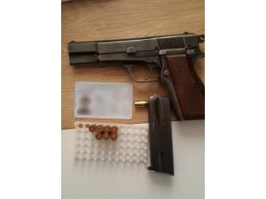 Şüpheli şahsın üzerinden tabanca çıktı