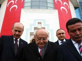 Demirel MHP siyaset okulunda ders verdi