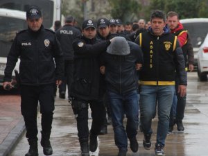 Sahte icra müdürü gerçek icra müdürünü bile dolandırdı