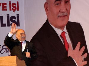 AK Partililer salona sığmadı