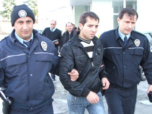 Ev arkadaşını öldüren kişi tutuklandı