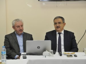 Rektör Şahin,  öğrencilere ders verdi