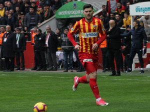 Sapunaru ve Deniz Türüç sarı kart sınırında