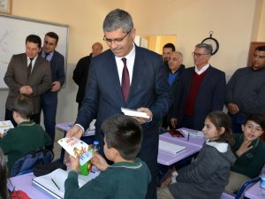 Suşehri'nde "Her sınıf bir kütüphanedir" projesi