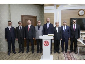 Adalet Bakanı Gül, üniversite öğrencileriyle bir araya geldi