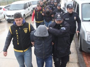 Çete lideri çaldığı kimlikle kalp ameliyatı oldu, sevgilisini bile dolandırdı