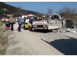 Kamyonet kaza yaptı: 1 yaralı