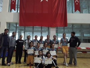 Hentbolda Malatya takımı 1. oldu