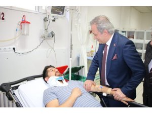 Öğretmenleri taşıyan otomobile beton mikseri çarptı: 4 yaralı