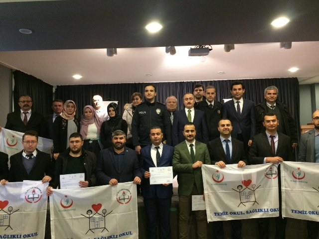 Bozkır'da 17 okula "Beyaz Bayrak" verildi