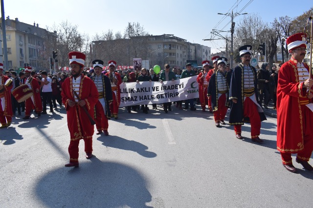 Yeşilay farkındalık için yürüdü